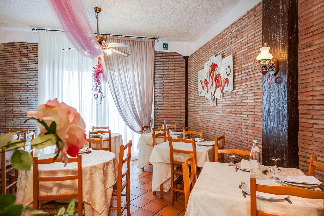 Hotel Villa Laura Rimini Exterior foto