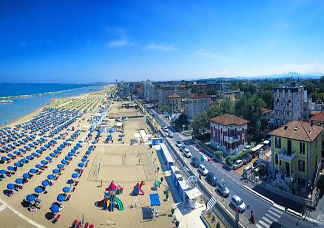 Hotel Villa Laura Rimini Exterior foto